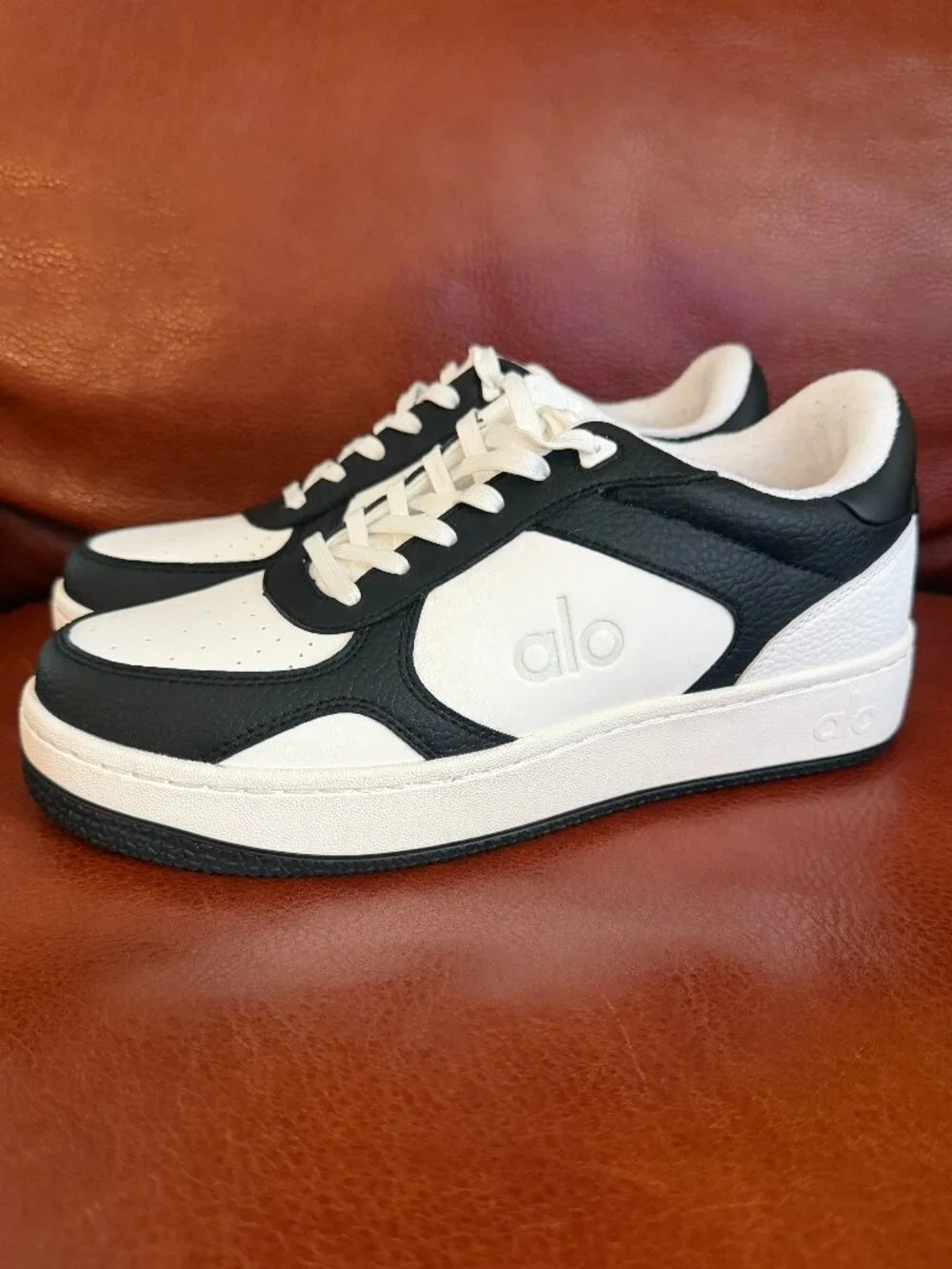 ALO Unisex Recovery Mode Black/White Vegan Leather Sneakers Size: M:8 W:9.5